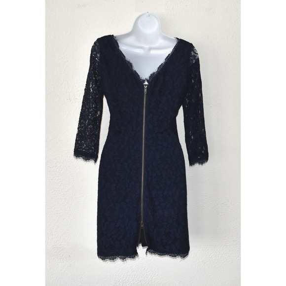A8 Auth DIANE VON FURSTENBERG Zarita Navy Lace Scallop Neckline Dress Size 4 - Picture 3 of 7